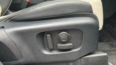 Land Rover Discovery 3.0 D300 R-Dynamic HSE 5dr Auto Diesel Station Wagon